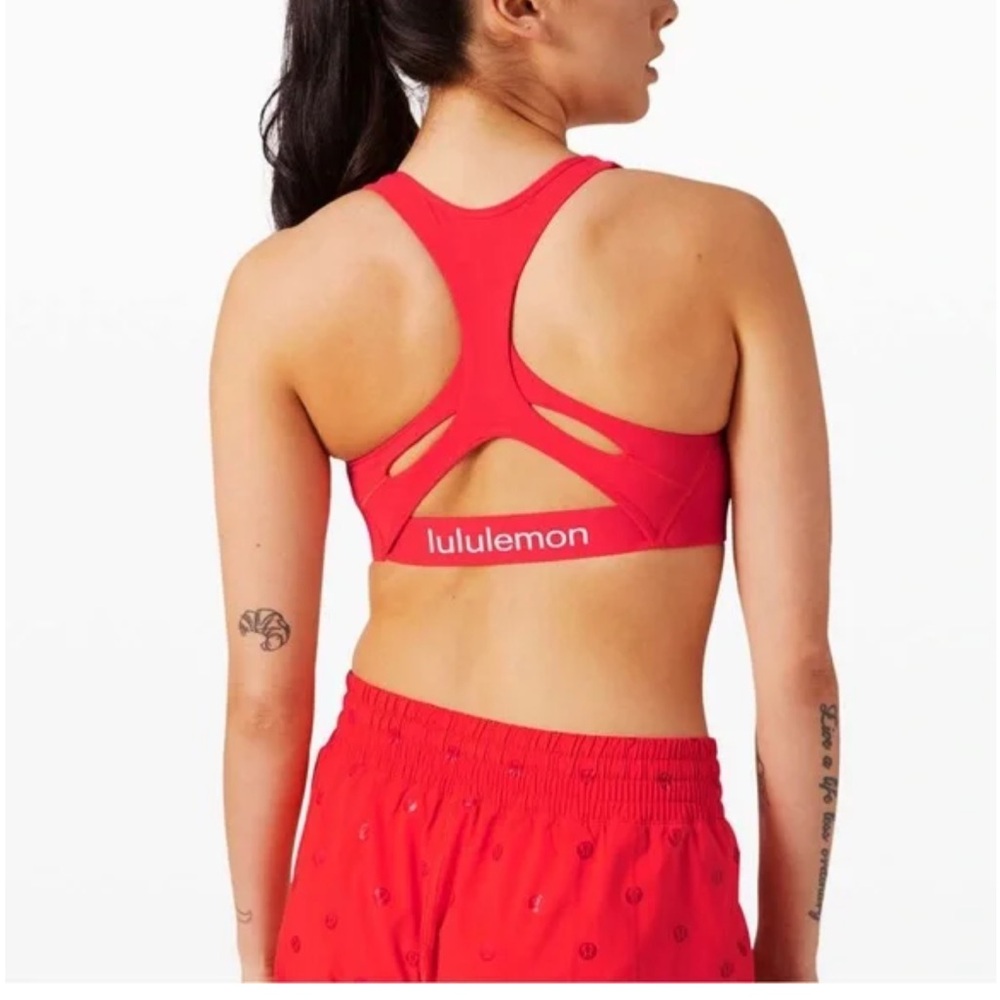 Lululemon Strong Identity Carnation Red Sports Bra size 6 Excellent condition!